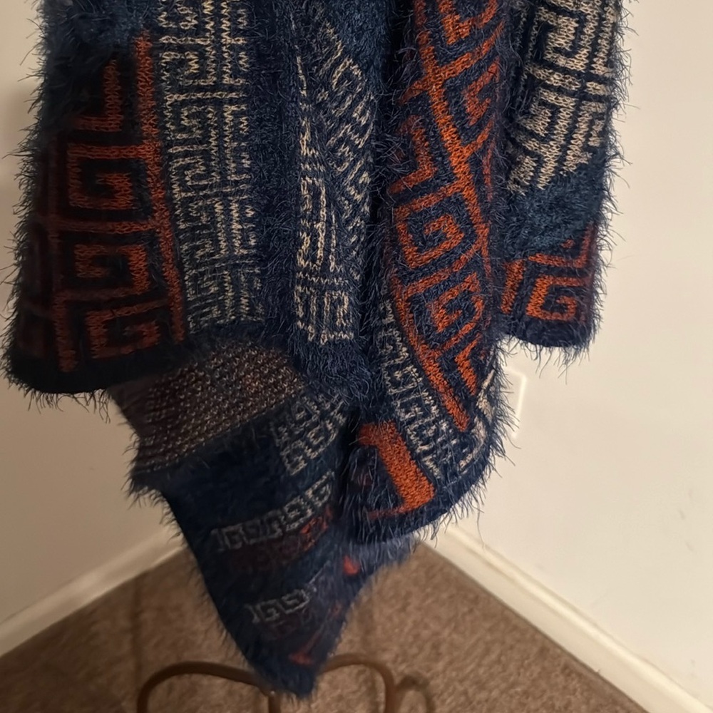 Geometric Patterned Poncho - Picture 3 of 5